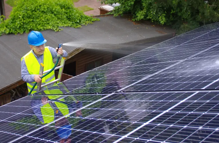 Limpieza paneles solares.