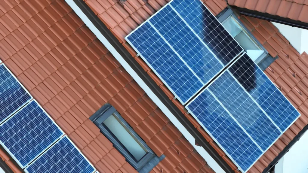 Diferencia entre energía solar térmica y fotovoltaica.